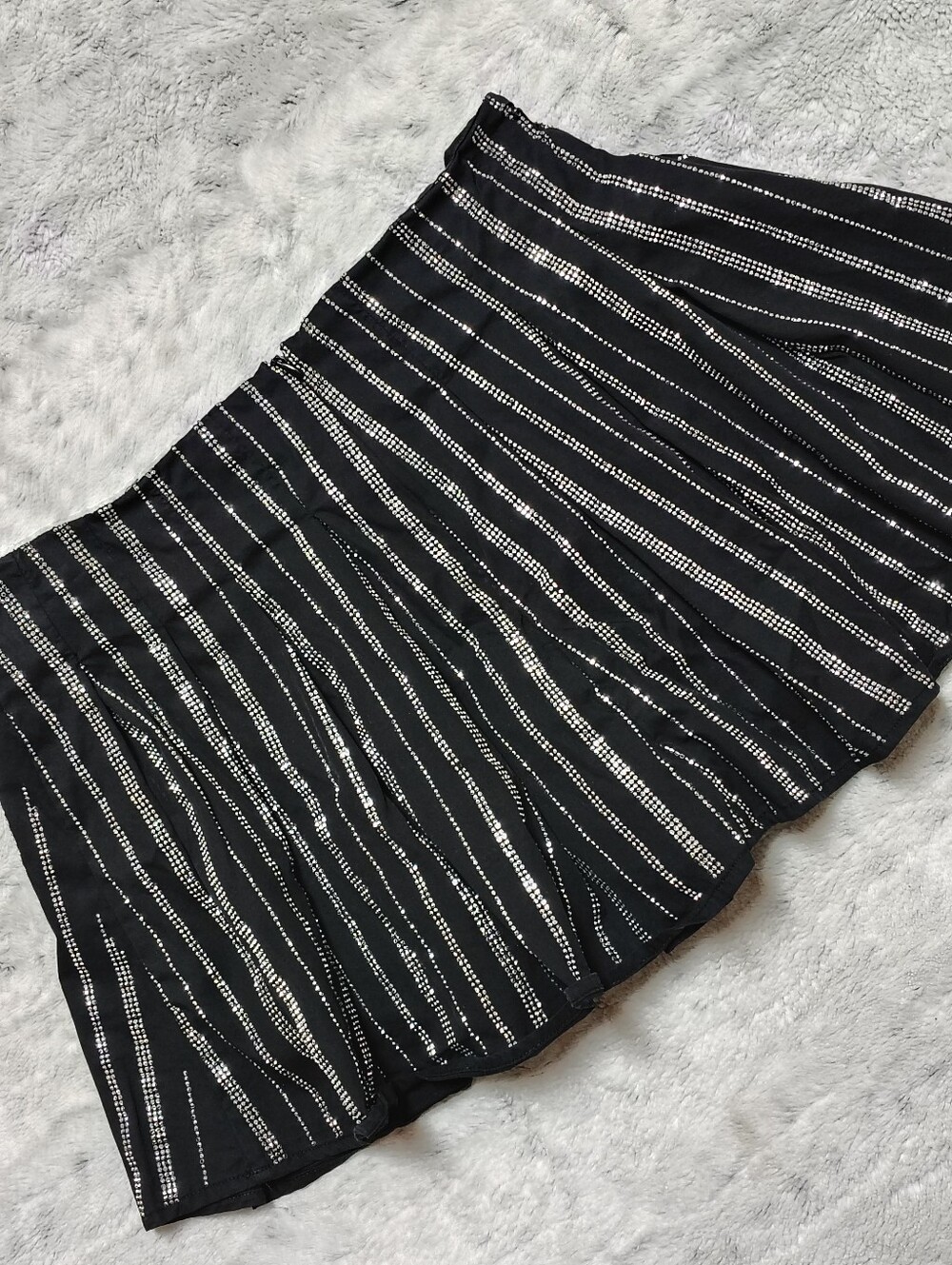 AKIRA Label Onto The Next Embellished Pleated Mini Skirt Women's Large Black - Picture 9 of 11